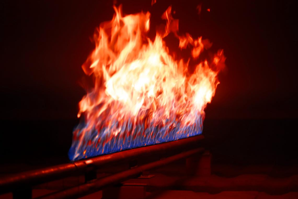 魯寶鋼管PQF熱軋線預(yù)熱爐烘爐點(diǎn)火成功